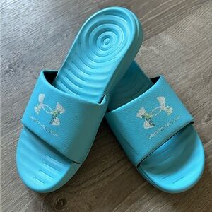 NWOT  under armour slides